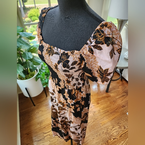 Size M Olivaceous Dress Never worn! - Picture 2 of 3